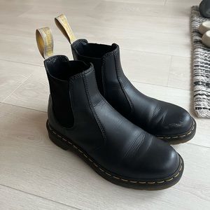 Dr Martens Vegan 2976 Felix Chelsea Boots 🖤